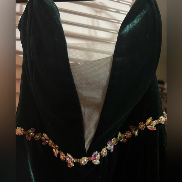 LuLu’s Green Velvet Strapless Formal Gown Dress - Picture 4 of 5